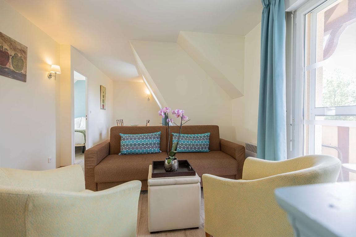 Club Wyndham Normandy Aparthotel Connelles Exterior foto